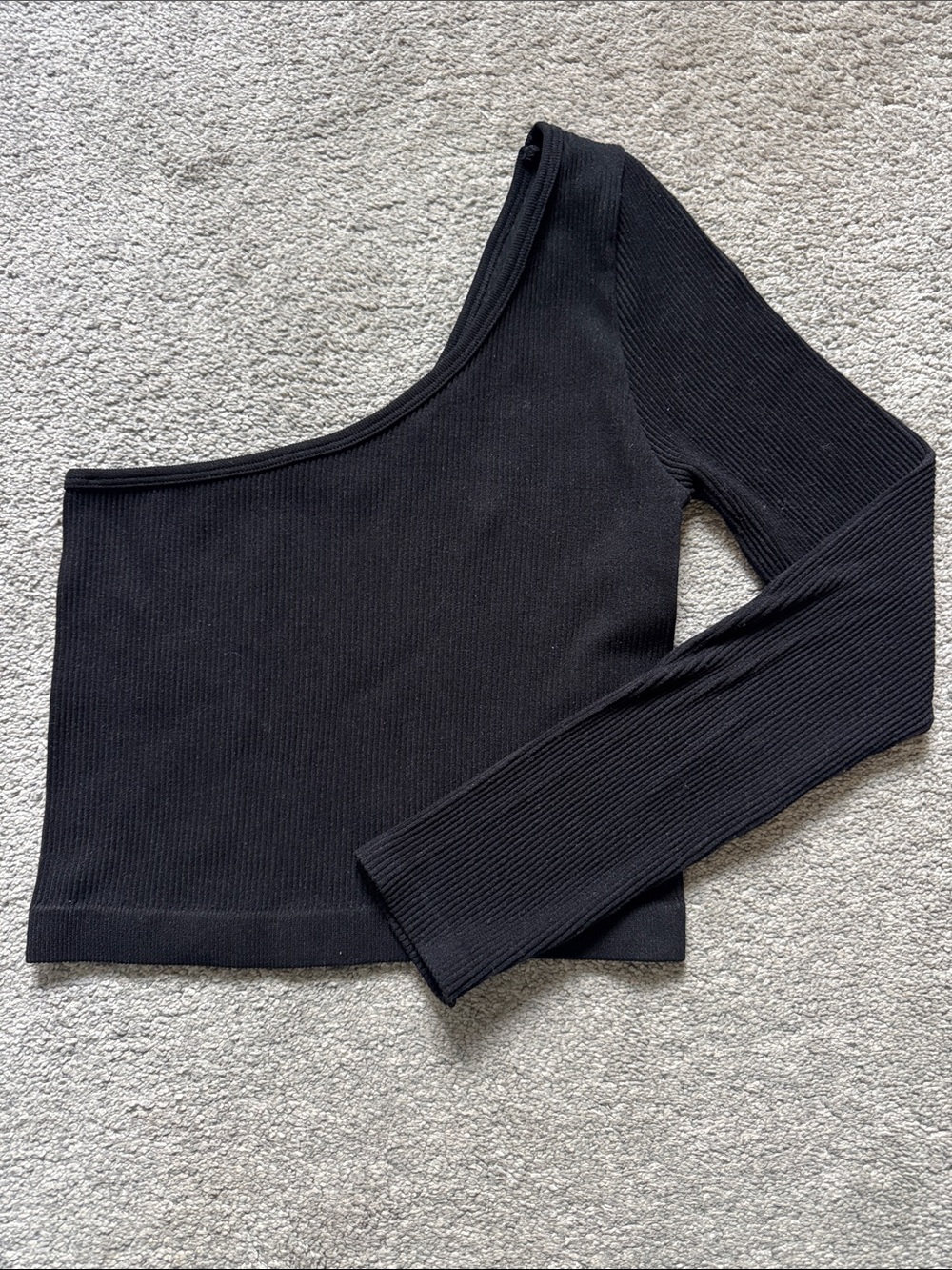 Love Tree Black One-Shoulder Ribbed Sweater Top